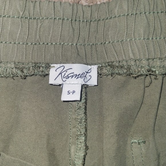 Cargo style shorts - Picture 3 of 3